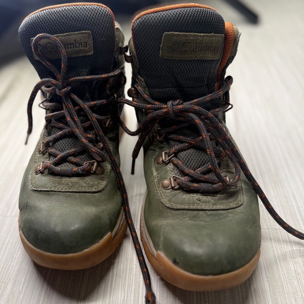 Columbia Newton Ridge Plus Waterproof Hiking Boots Womens 10 Green BL3783-371
